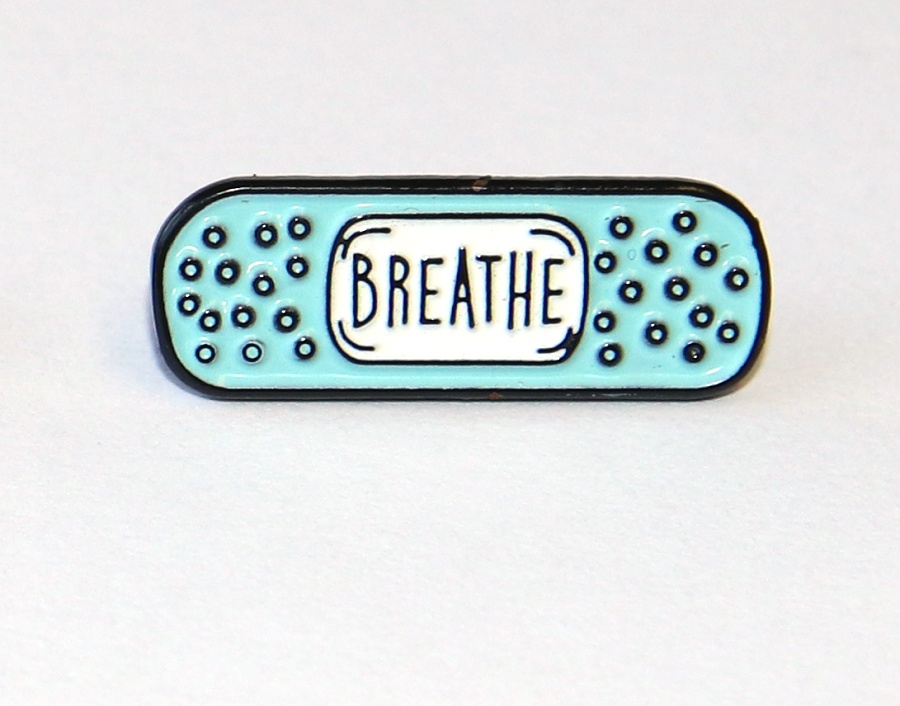 Brož BeCool - Nápisy: Dýchej, Klid, Věř a dokážeš, Jsem dostatečná/ý; Breathe, Calm, I am enough, Believe Achieve; Povzbuzující, motivační text 3319