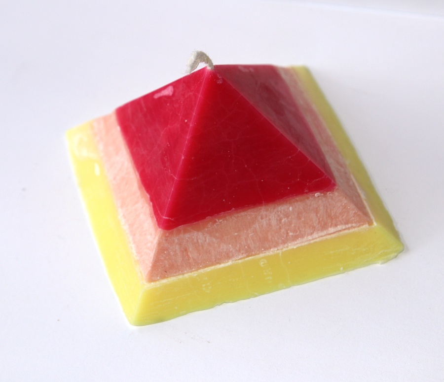 JoyKa Barevná svíčka dekorativní - Pyramida, 3 barvy, Světelný zářič, Vesmírná energie, Magic Wish 3376