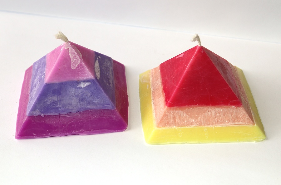 JoyKa Barevná svíčka dekorativní - Pyramida, 3 barvy, Světelný zářič, Vesmírná energie, Magic Wish 3376