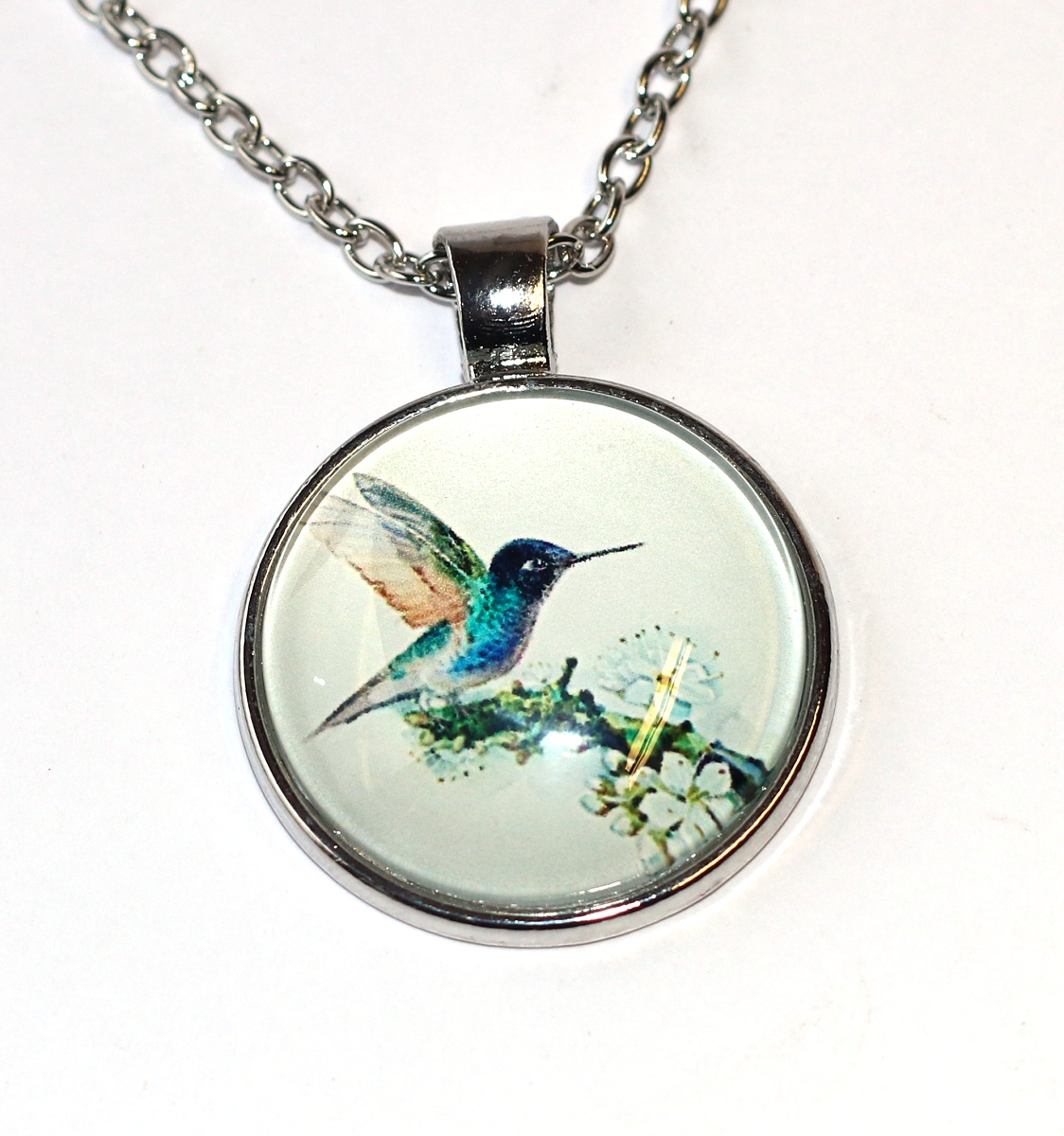 Řetízek Fashion Jewerly - Amulet Kolibřík s jarními květy, Posel radosti, Nejmenší ptáček na světě, Free spirit 3506