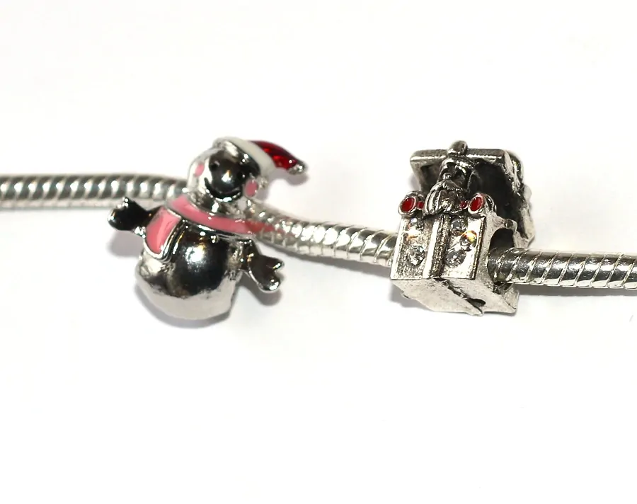 Korálek Fashion Jewerly na náramek nebo řetízek - Sněhulák a Dárek se Santou, Vánoce, Sníh a Radování, Dárečky pro všechny 3613