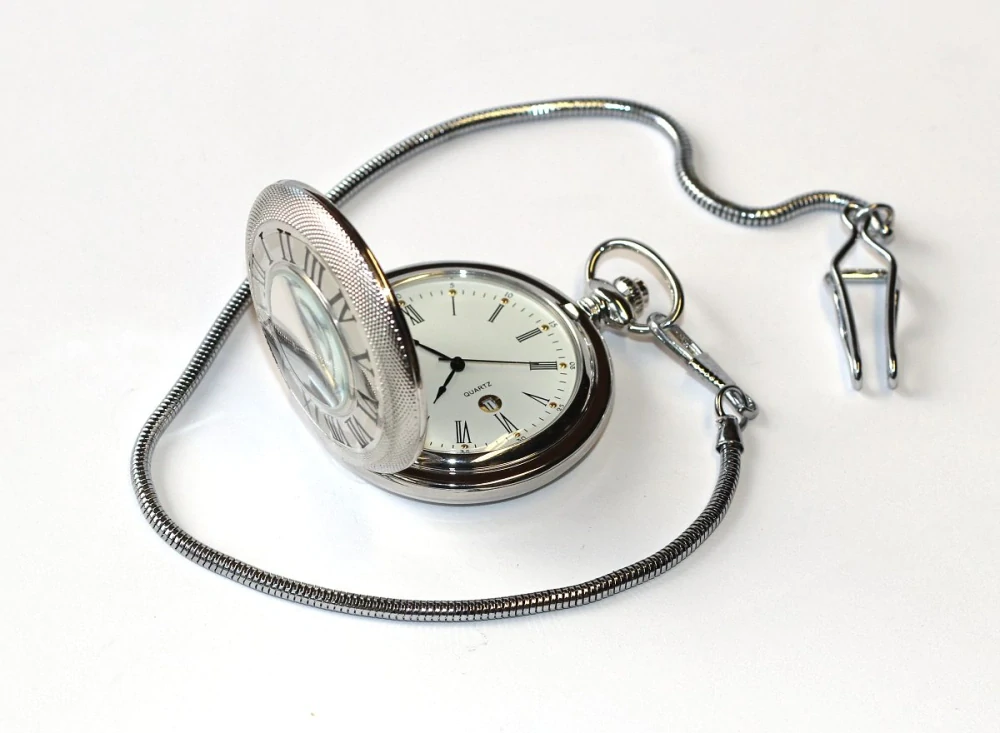 MR Otevírací Kapesní Hodinky na kratším řetízku za pásek - Nastavitelný den!, Retro Styl v moderním pojetí, Elegance s Římskými čísly, Pro Gentlemany 3697