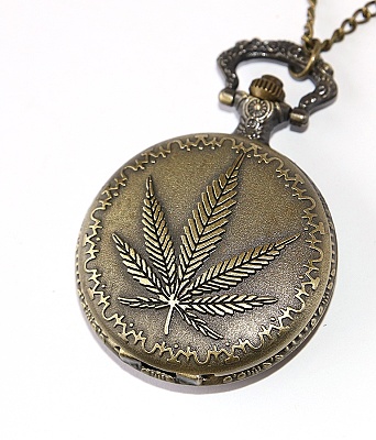 MR Otevírací Kapesní Hodinky na řetízku, bronzové - Konopný list, Uzdravující síla přírody, Léčivé konopí, Bylina, Pro někoho Javor :D 2865