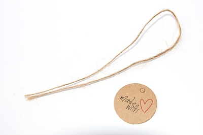 MR Kulatá cedulka, Cenovka z přírodního papíru "Made with Love" s jutovým provázkem k přiděláním na originální výrobky Tvořené s Lásou, DIY 3204