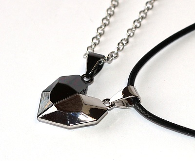 2ks Řetízky párové Fashion Jewerly - Srdce na dvě části, Magnetek je přitahuje k sobě, Miluji Tě!, Love you forever 3520