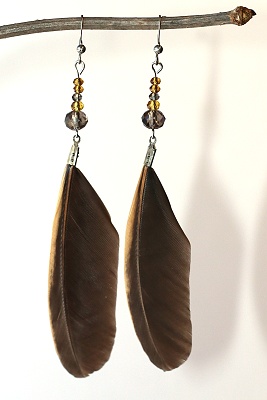 JoyKa Peříčkové naušnice s broušenými korálky - Hnědá Svěžest, Elegantní Víla, Divoženka v propojení s přírodou  3543