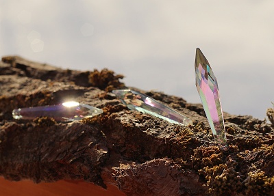 Joyka Křištálové korálky 7,5 x 1,2 cm - Rampouch Broušený, Perleťová Kapka Dlouhá, Skleněná Víla, Duhové paprsky, Česká výroba, Starožitnost z lustrů, Lapač světla 3605