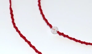 JoyKa Náramek Přátelství - Ochranná Základní Červená, Různé délky, S Praskaným Křišťálem nebo bez, Nejlepší Přátelé Navždy, BFF 3670