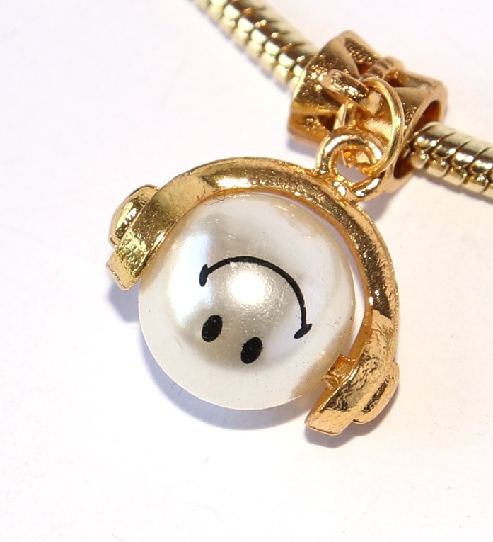 Korálek Fashion Jewerly - Přívěsek Zlatý Smajlík a sluchátka, Love Music, Happy Smile 2395