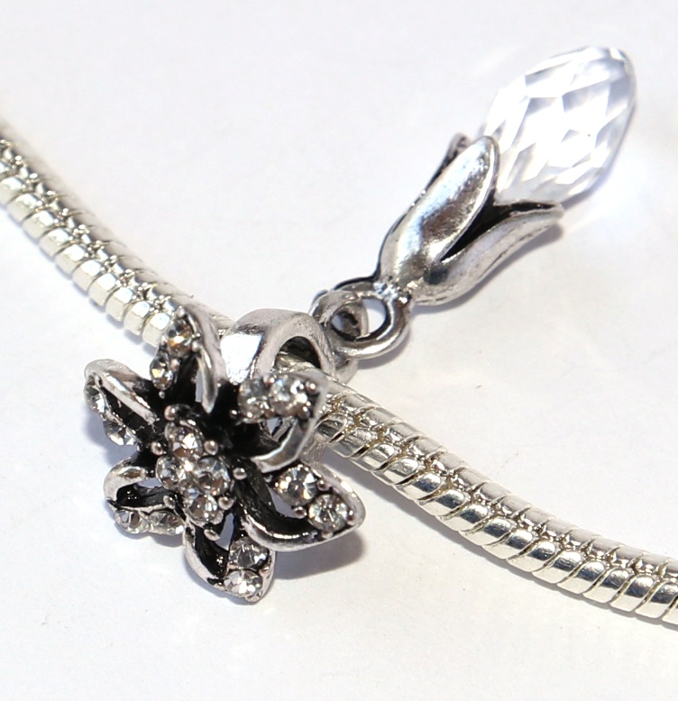 Korálek Fashion Jewerly - Přívěsek Luxusní květina s kapkou rosy, Retro Lady with style 2439