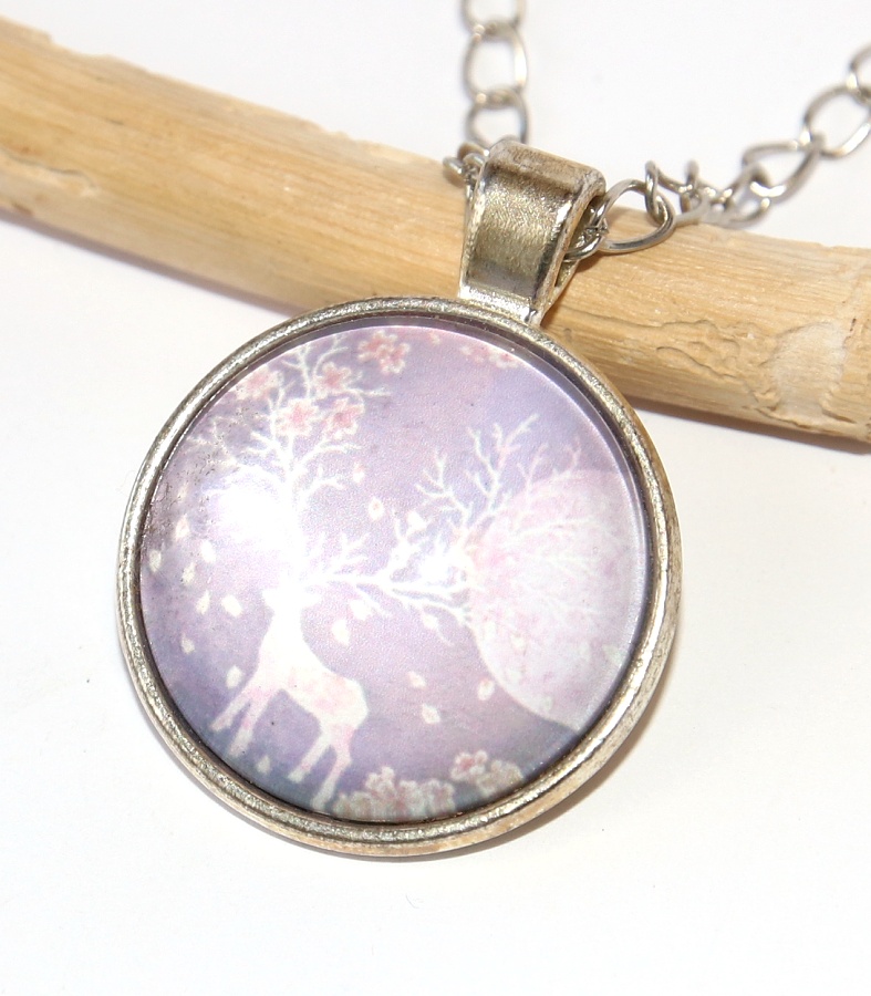 Řetízek Fashion Jewerly - Amulet Jelen s velkými parohy při úplňku, Lesní ochránce, Přítomnost, Purple Retro 2544