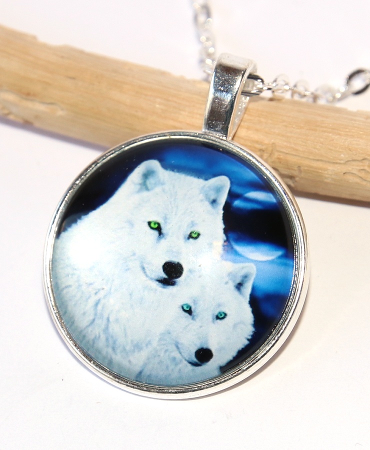 Řetízek Fashion Jewerly - Amulet Stříbrní Vlci při úplňku, Moudrý ochránce, Silver Wolf 2548