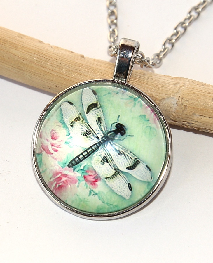 Řetízek Fashion Jewerly - Amulet Barevná vážka s růžemi, Dragonfly, Love to be free 2556