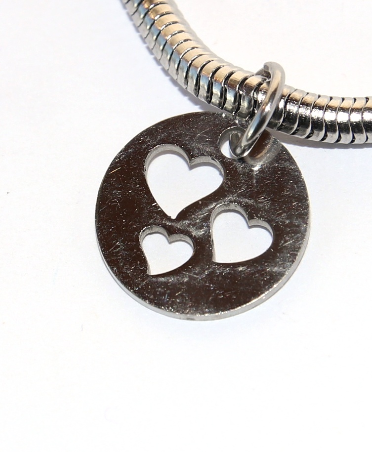 Korálek nerezový Fashion Jewerly - Přívěsek Tři srdce, Srdečný svět okolo nás 2582