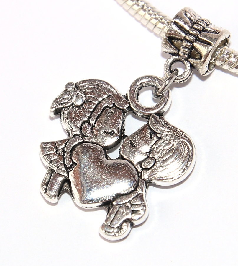 Korálek na náramek Fashion Jewerly - Láska nebeská, Srdce v objetí, Děvče a hoch se milují, Polibek, Sourozenecká láska, Děti, Friends forever 2667