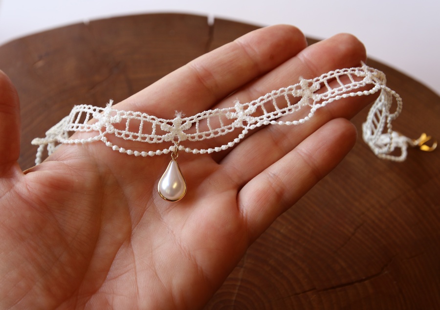 Choker Fashion Jewerly - Bílý Krajkový náhrdelník zdobený perleťovou kapičkou, Pro nevěstu, Svatební, Romantická kráska, Elegant Lace Party 3146
