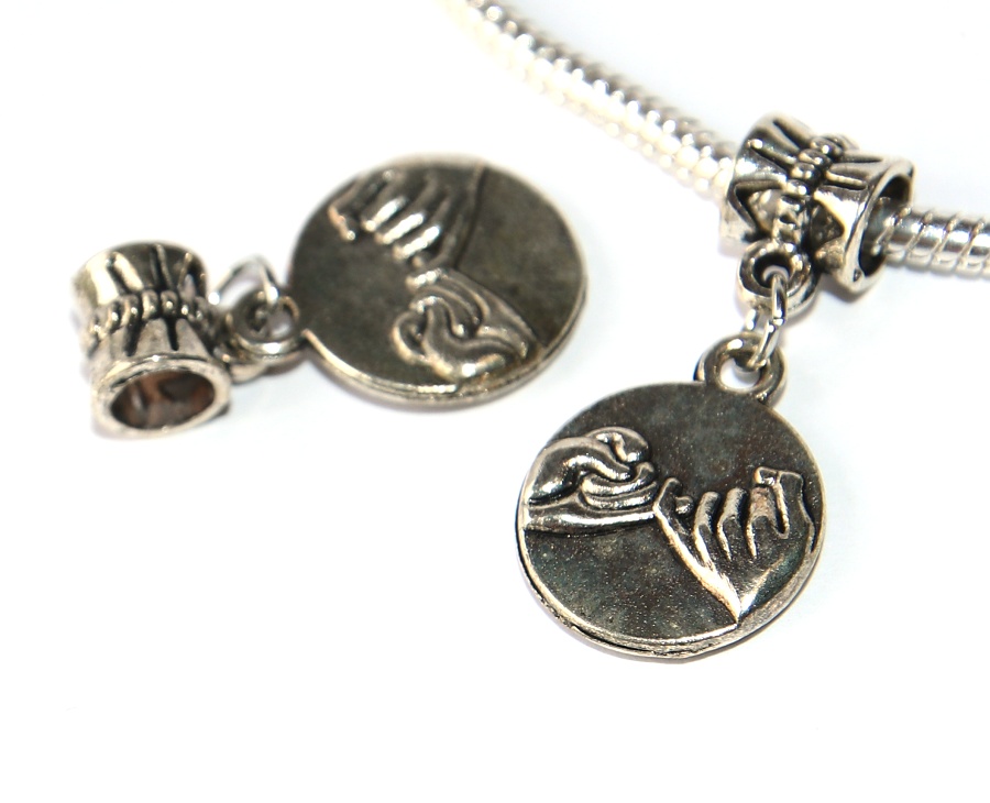 Korálek Fashion Jewerly - Přívěsek Spojené prsty, Spojení, Přátelství, Podané ruce, Láska, Fingers 3241