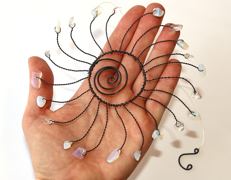 JoyKa Drátkované Slunce s přírodními kameny - Měsíční kámen, Rozsvitťe si, Sluníčko i doma, Očistná energie, Měsíční a Slunečná záře   3459