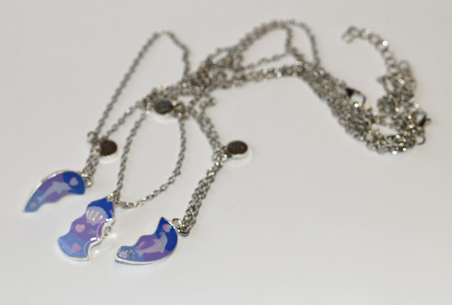 3ks Řetízky párové Fashion Jewerly - Mořská symfonie, Vodní Přátelství, Fialové Srdce s perleťovými Delfíny, Mušlí, Srdíčky a Hvězdami, Nejlepší kámošky a kámoši navždy, Best Friends Forever 3518