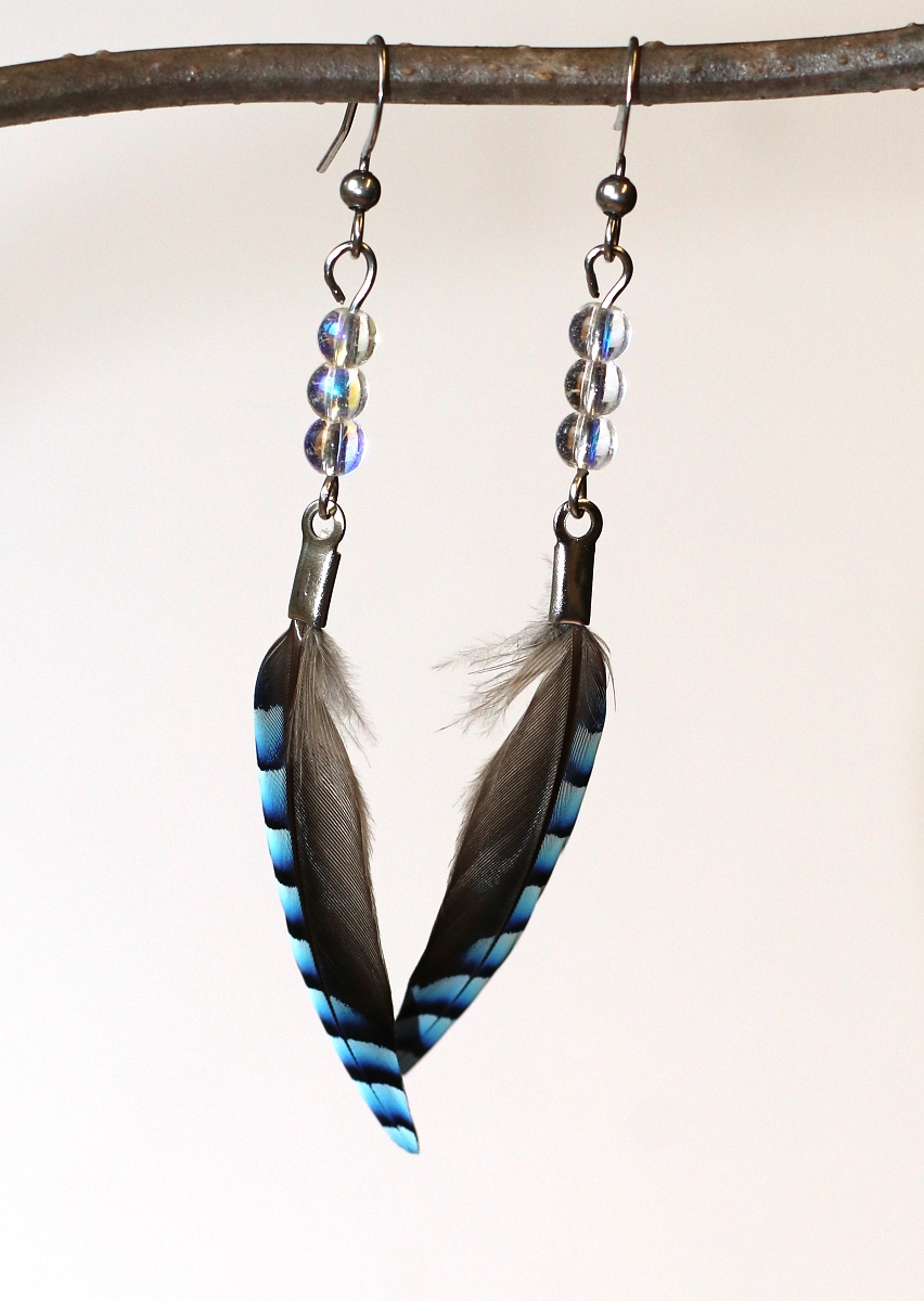 JoyKa Peříčkové naušnice s korálky -Sojka v modré, Svěží Divoška, Divoženka tancuje, Indiánka se raduje 3528