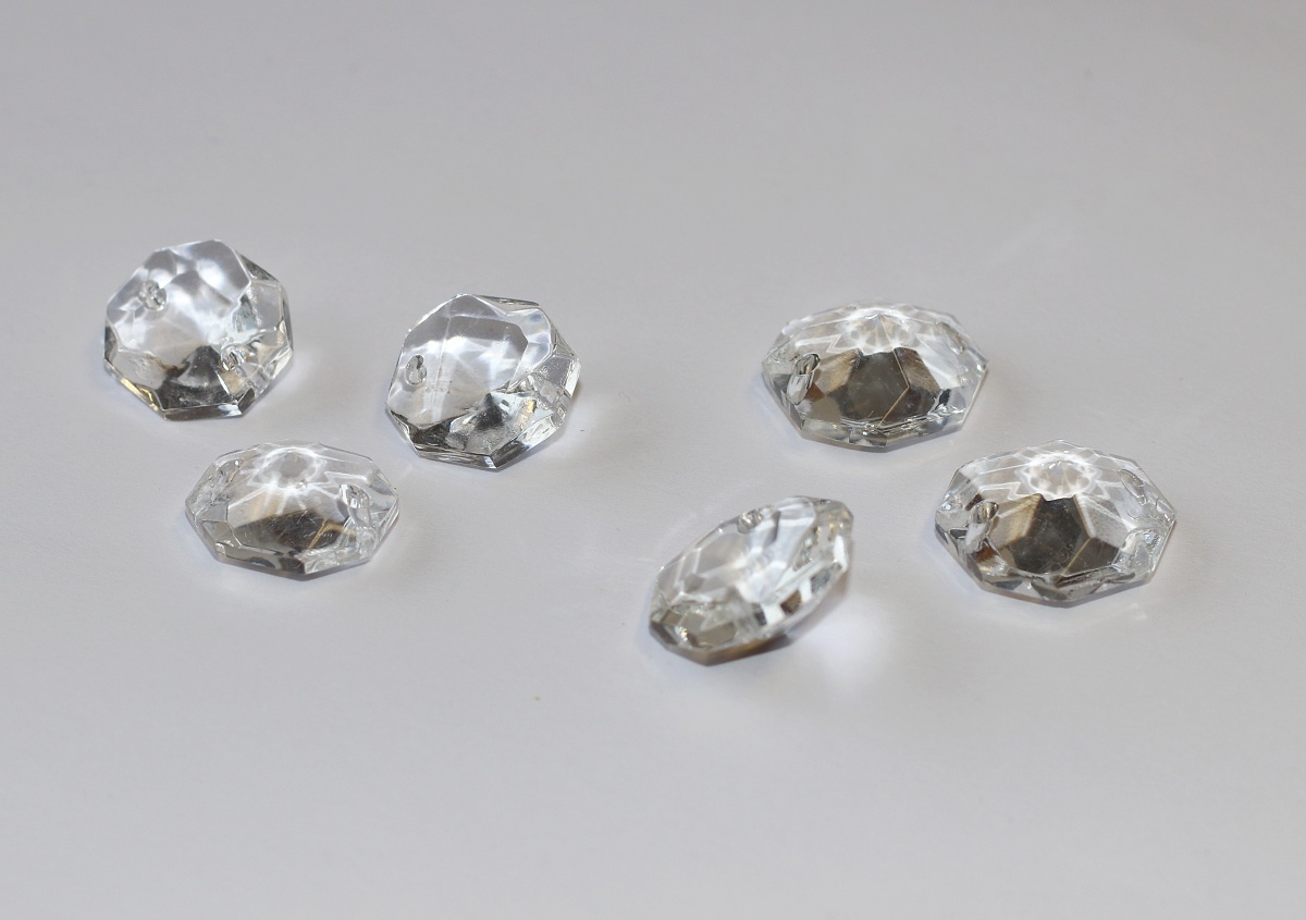 Joyka Křištálové korálky 1,8 cm a 2 cm - Pyramida, Osmihran, Skleněné, Broušené, Česká výroba, Starožitnost z lustrů, Odráží sluneční paprsky v duhových barvách, Dvě velikosti na výběr 3602