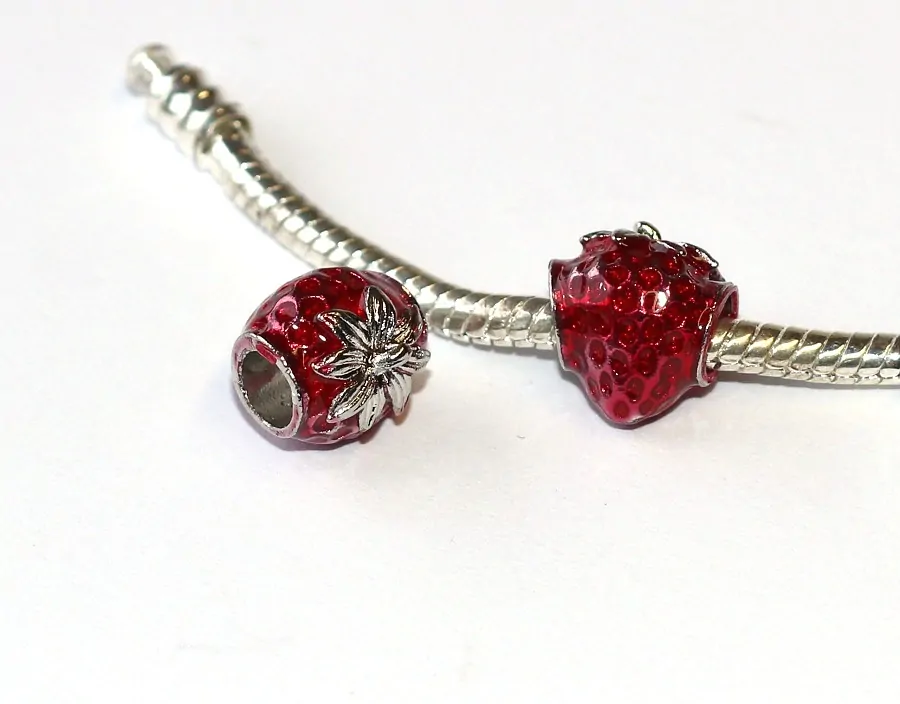 Korálek Fashion Jewerly na náramek nebo řetízek - Červená jahoda k nakousnutí, Glazovaná Jahůdka, Strawberry 3611