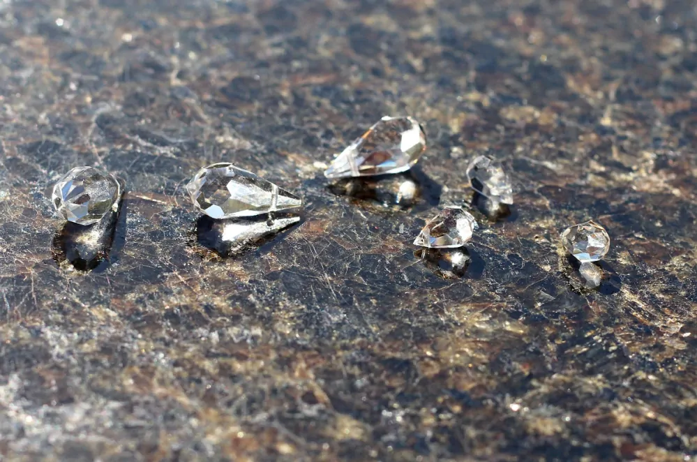 Joyka Křištálové korálky 2 x 1 cm a mini - Zářivá Broušená Kapka Drobná Skleněná, Duhové paprsky, Česká výroba, Starožitnost z lustrů, Lapač světla 3619