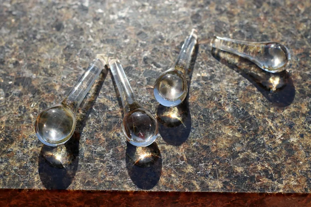 Joyka Křištálové korálky - Slza hladká, 4 velikosti, Svět vzhůru nohama, Česká výroba, Starožitnost z lustrů, Lapač světla 3621