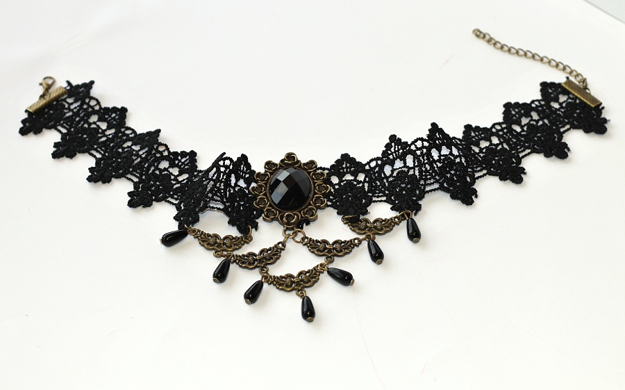 Choker Fashion Jewerly - Černý Krajkový Náhrdelník s řetízky a slzami, Sexy dáma s dekoltem, Black Vintage Lace, Dark style with tears 3756
