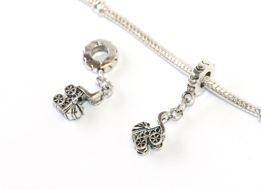 Korálek Fashion Jewerly - Přívěsek Retro Kočárek 1321