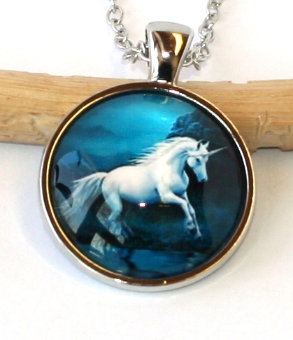Řetízek Fashion Jewerly - Amulet Bílý Jednorožec, ochránce 2200