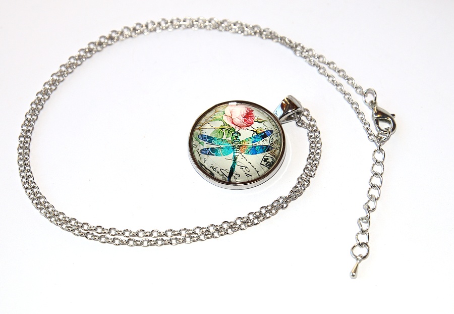 Řetízek Fashion Jewerly - Amulet Barevná vážka s růží, Dragonfly, Love to be free 2555
