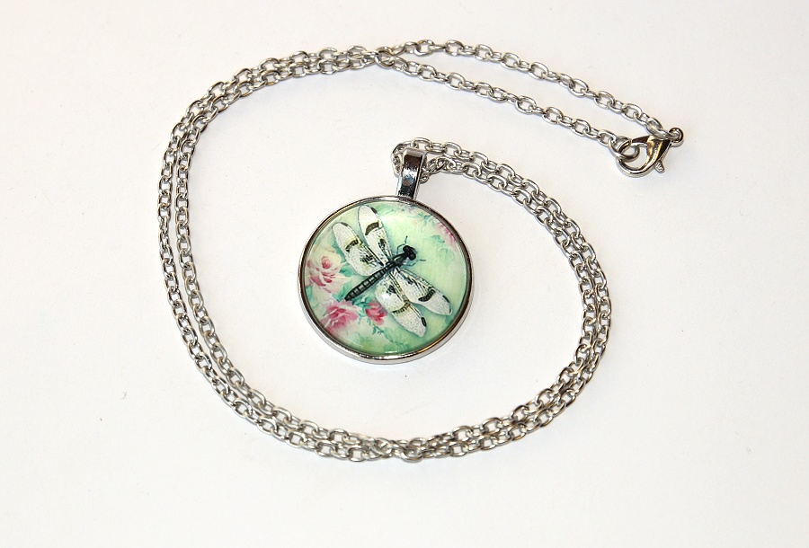 Řetízek Fashion Jewerly - Amulet Barevná vážka s růžemi, Dragonfly, Love to be free 2556