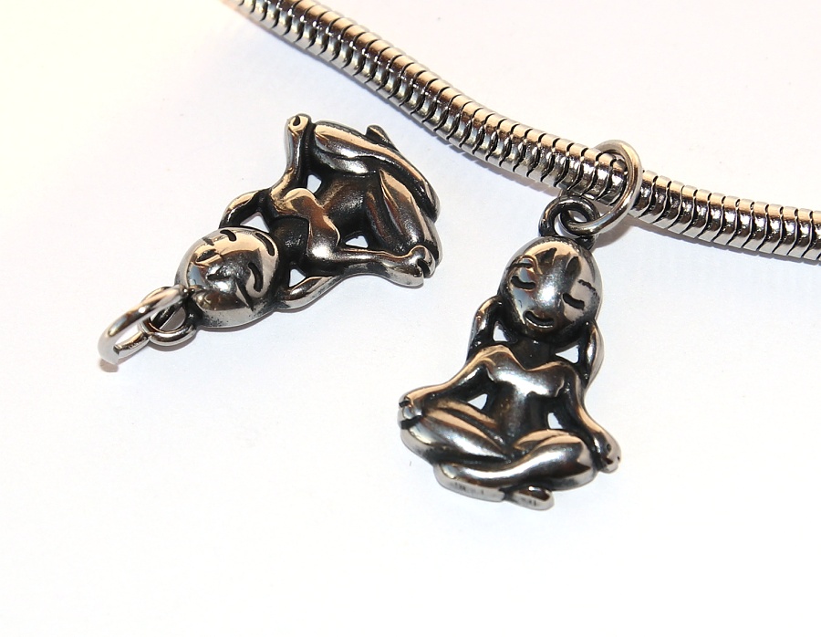 Korálek nerezový Fashion Jewerly - Přívěsek Meditující dívka, Vnitřní klid a mír, Meditace, Love Yoga. Lotosový posed 2580