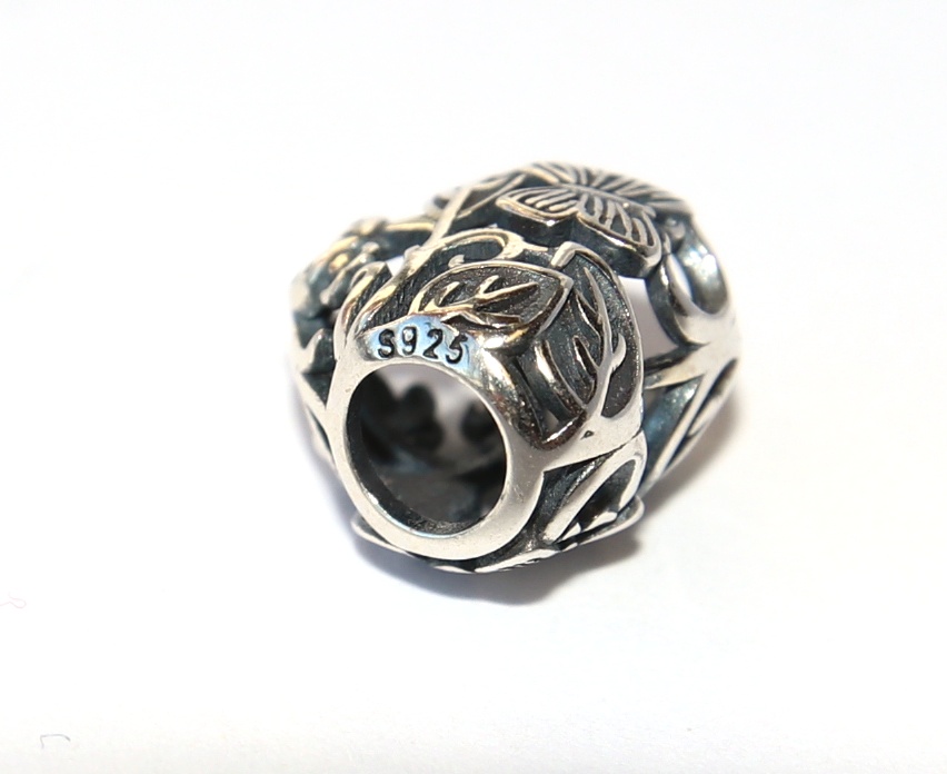 Korálek Fashion Jewerly - Zahrada po dešti, Srdce s motýlem beruškou a listy, Zahradní víla 2595