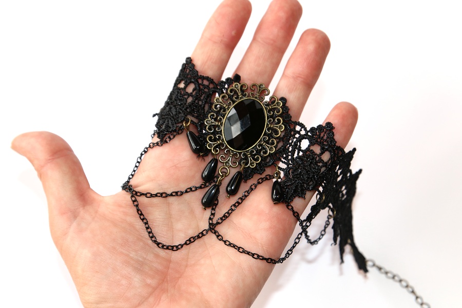 Choker Fashion Jewerly - Černý Krajkový Náhrdelník s řetízky a slzami, Sexy dekolt every time, Black Vintage Lace, Dark style with tears 3137
