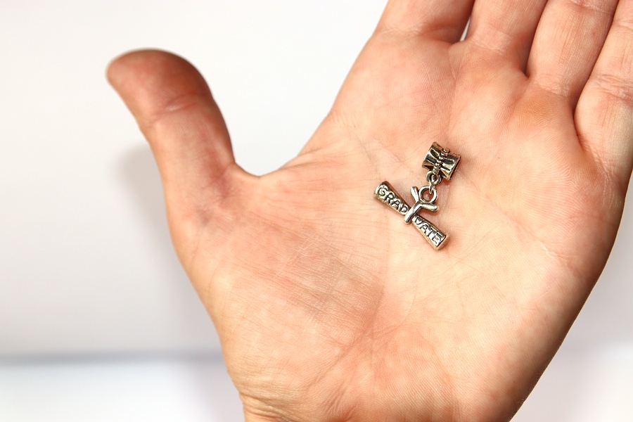 Korálek Fashion Jewerly - Přívěsek Diplom, Škola, Vzdělání, Graduate 3234