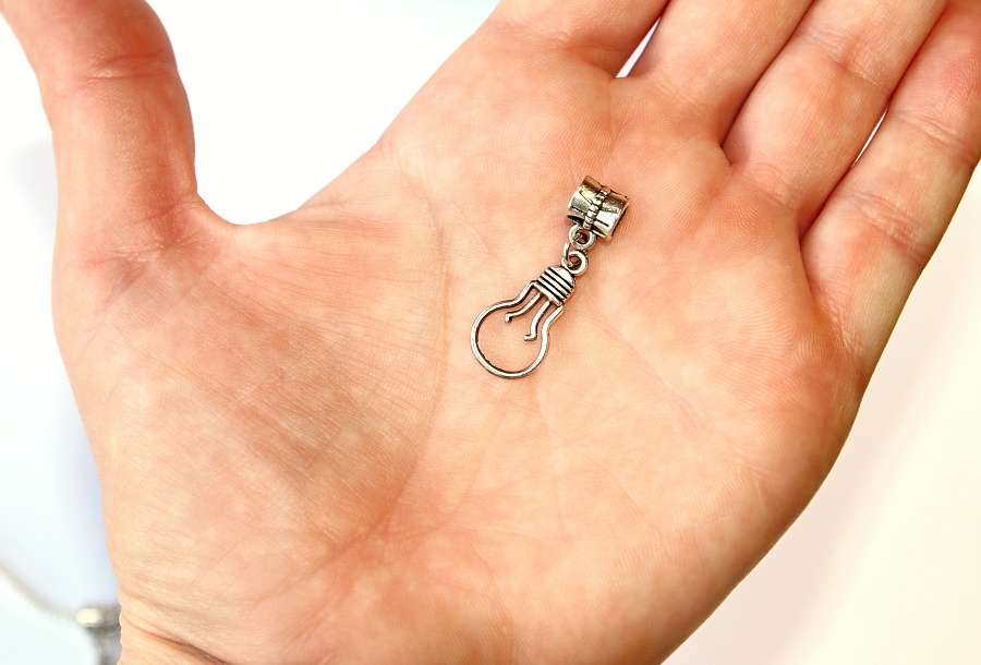 Korálek Fashion Jewerly - Přívěsek Žárovka, Světlo, Domov, Rodina, Radost, Bulb 3279