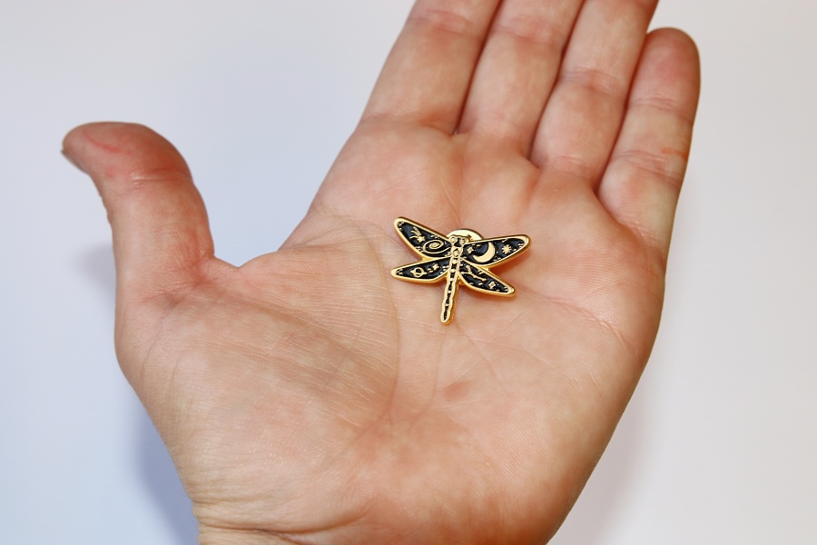 Brož BeCool - Vesmírná vážka, Létající kráska, Svobodná duše s plným vnímáním světa, Love dragonfly 3329