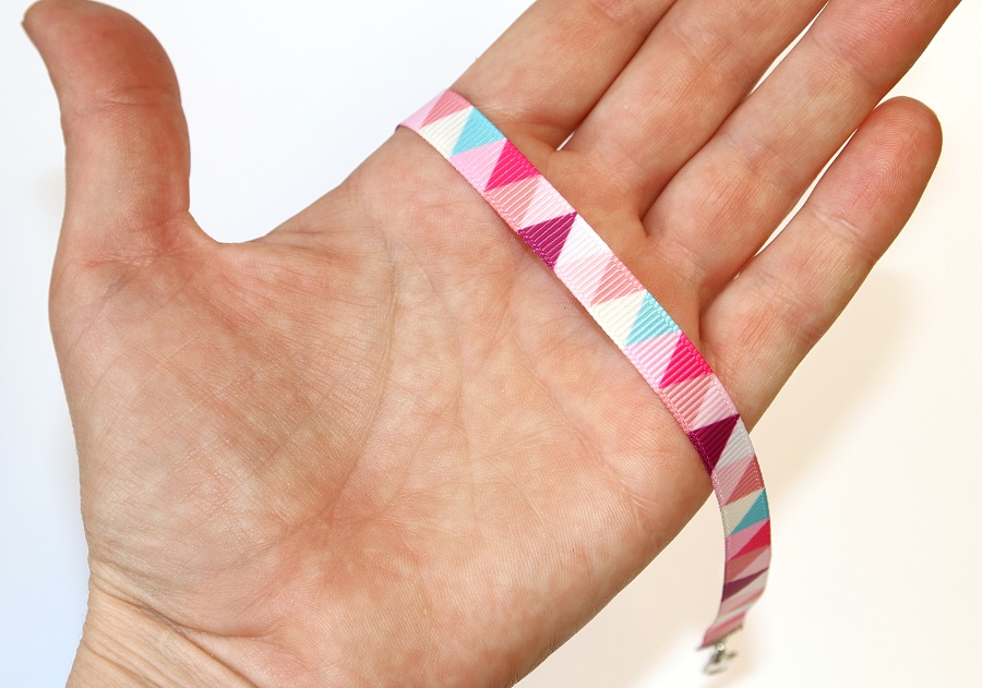 JoyKa Choker, náhrdelník okolo krku, Originalní jediné kusy s příběhem - Nejen Dětský, Dívčí, Trojúhelníky, Stužka z poutní cesty Santiago de Compostela, Roztomilá a decentní kráska, Dobrodružství, Cutie 3350