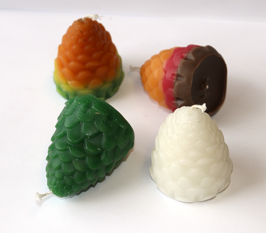 JoyKa Barevná svíčka dekorativní - Šiška tříbarevná nebo jednoduchá, Miluji les, Toulky přírodou, Ať žijí stromy! 3379