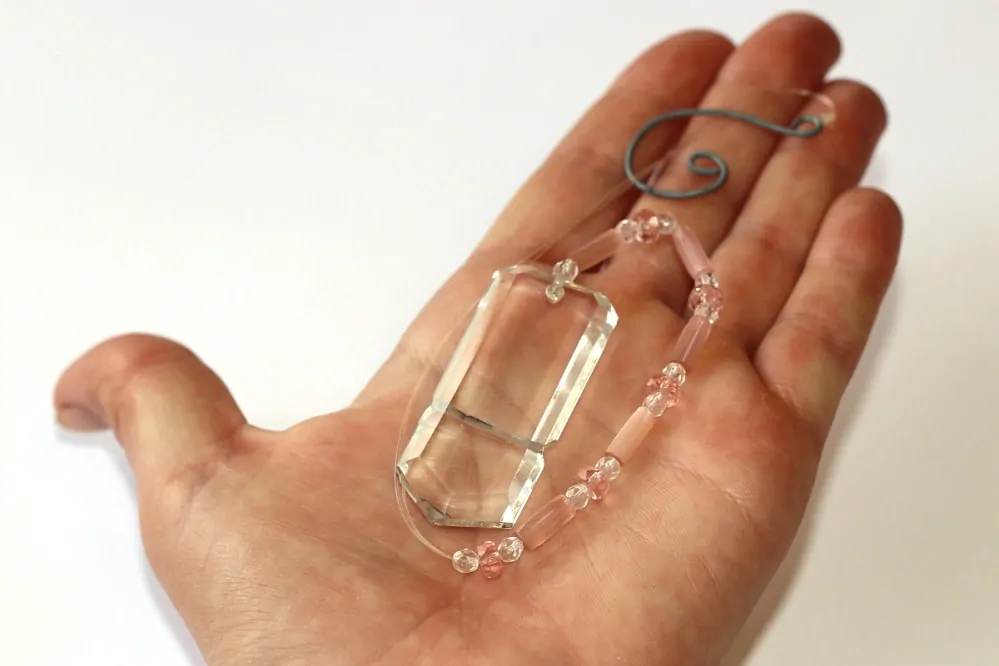 JoyKa Světelný Zářič Křišťálový - Něžný s růžovými korálky, Český skleněný Lapač Slunce 3632