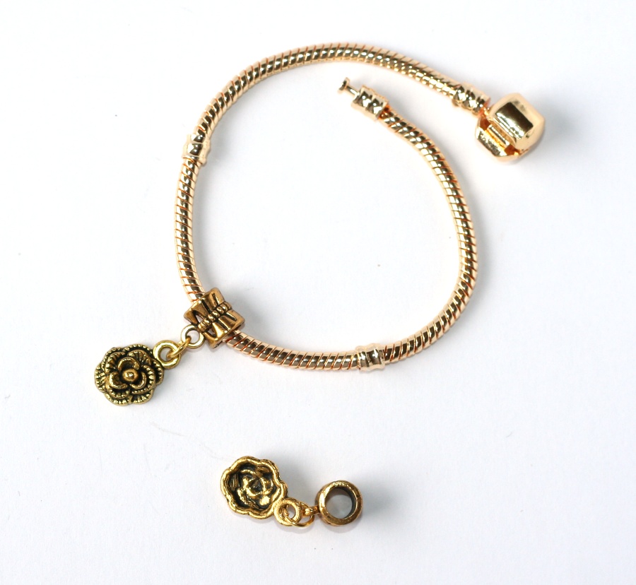 Korálek Fashion Jewerly - Přívěsek zlatá růže 958