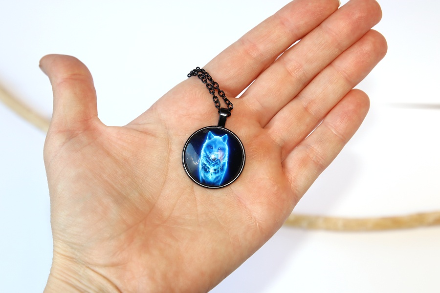 Řetízek Fashion Jewerly - Amulet Modrý Vlk v černé, spanilý moudrý ochránce, Blue Wolf 2549