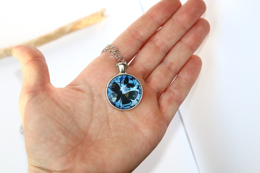 Řetízek Fashion Jewerly - Amulet Modrý Motýl, Dva přátelé, Vznešená lehkost, Vintage 2564
