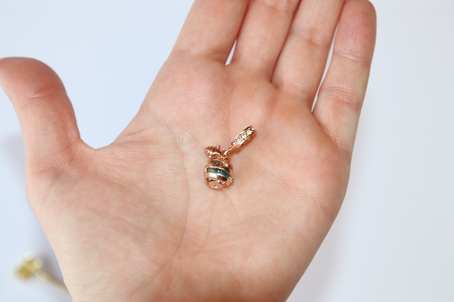 Korálek s velkým průvlekem Fashion Jewerly - Přívěsek Zlatá včela na včelím úlu, Pilná jak včelička, Medové hody, Beehive, Včelí královna 2731