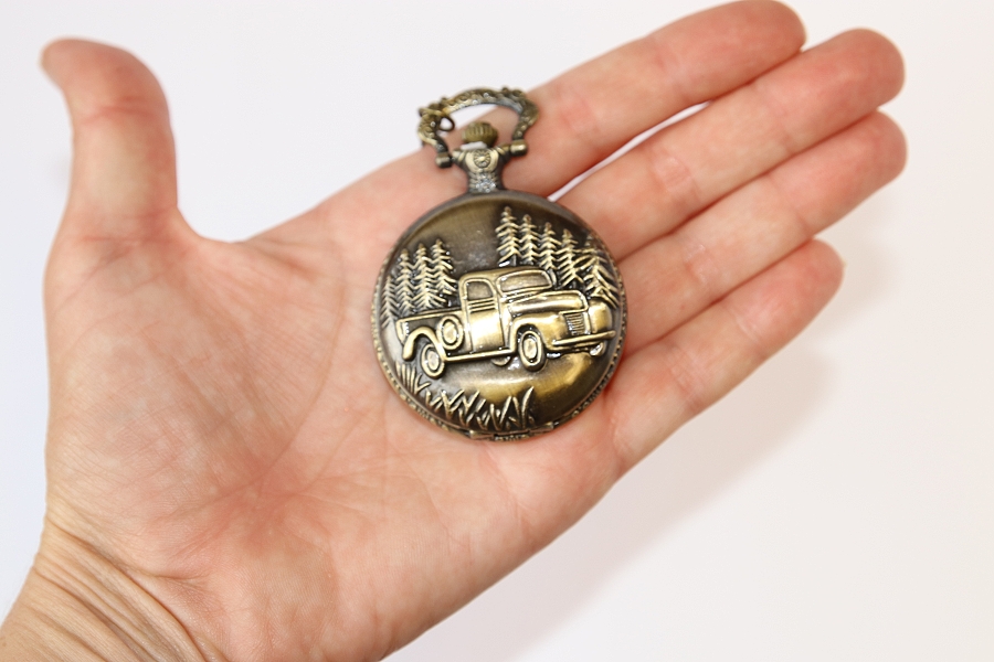 MR Otevírací Kapesní Hodinky na řetízku, bronzové - Retro nákladní auto v lese, Car Truck 2862