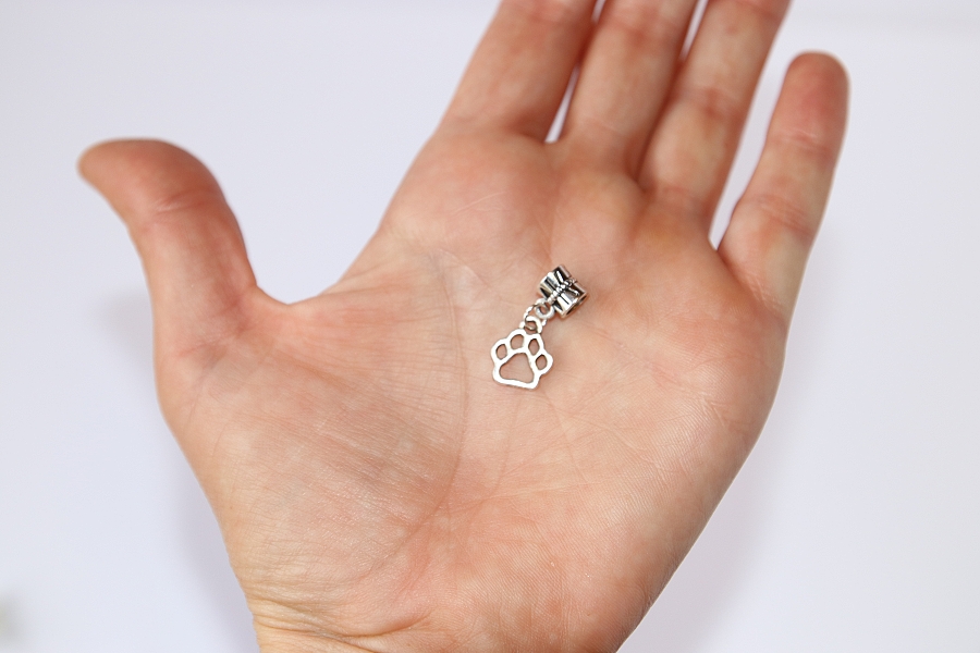 Korálek Fashion Jewerly - Roztomilý přívěsek Medvědí tlapka. Medvídek, Stopa, Zvířátka, Příroda, Bear 2893
