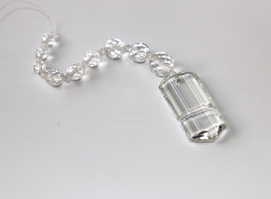 JoyKa Světelný Zářič Křišťálový - Čistá s korálky delší, Český skleněný Lapač Slunce 3396