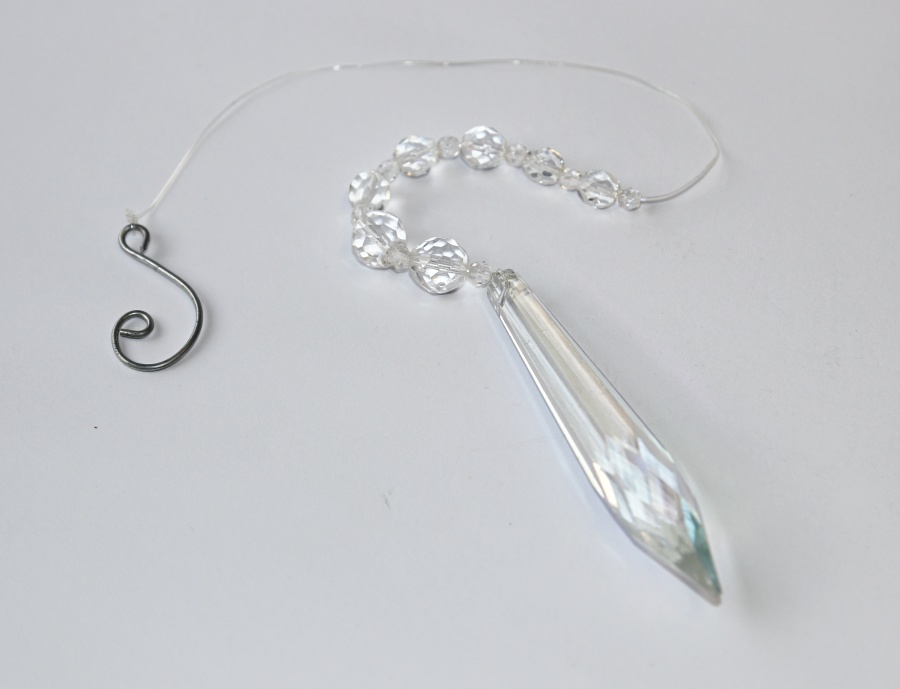 JoyKa Světelný Zářič Křišťálový - Perleťový rampouch, Čisté korálky kratší, Český skleněný Lapač Slunce 3401